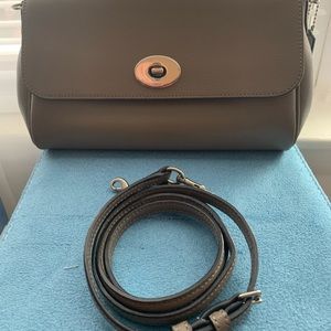 Vintage Coach crossbody / shoulder handbag.